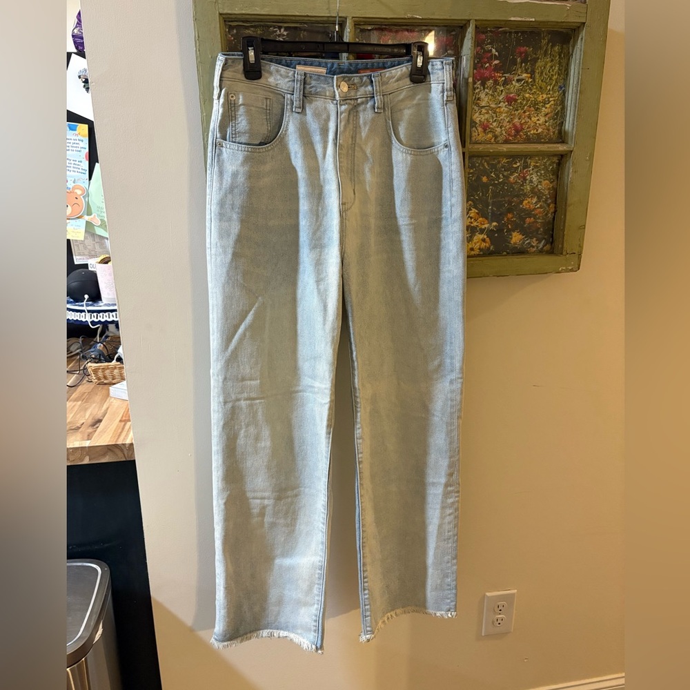 NWOT Pilcro Straight Light Wash High Rise Jeans Sz 28
